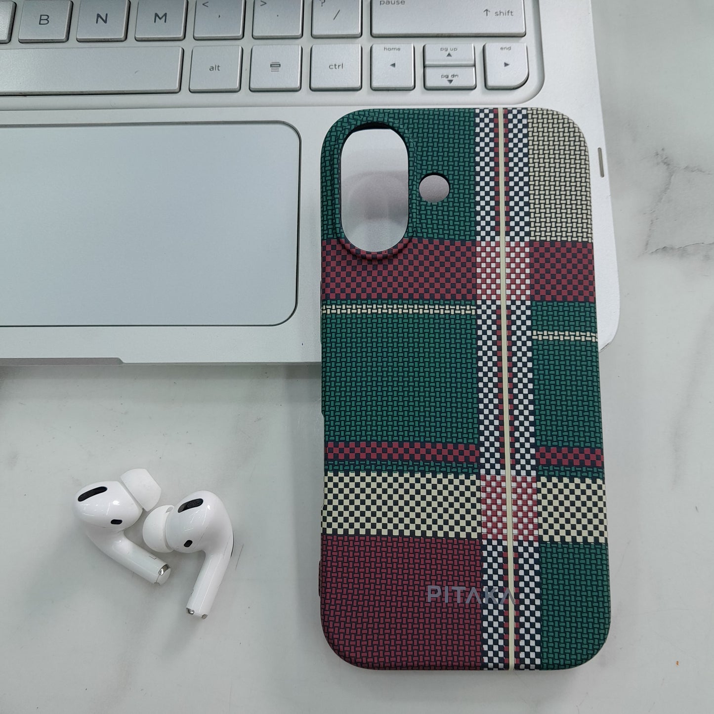 PITAKA MagEZ Case 4
